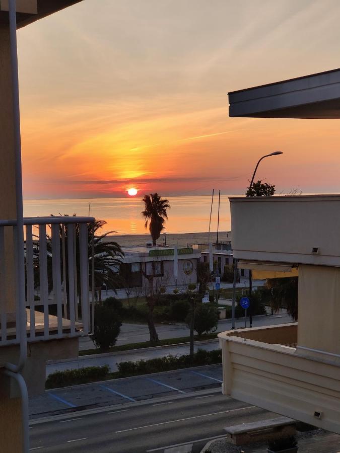 Apartamento Marconi House Alba Adriatica Exterior foto